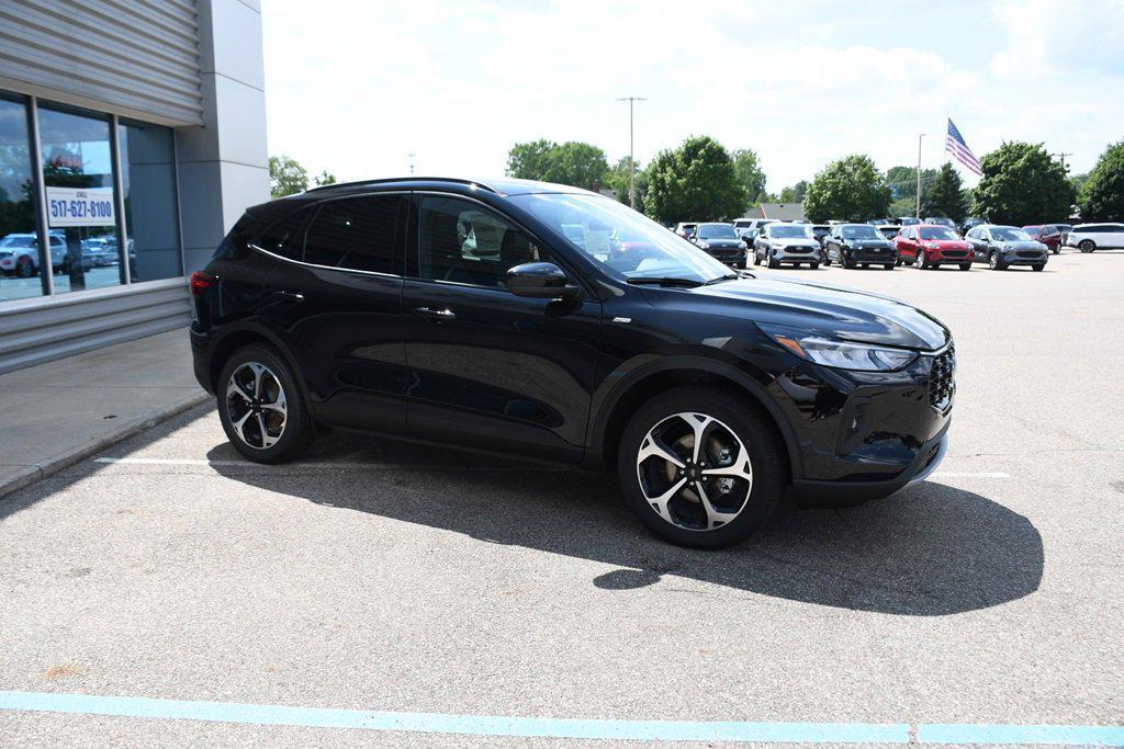 used 2025 Ford Escape car, priced at $32,095
