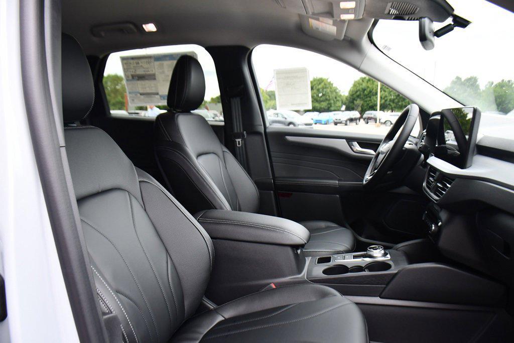 new 2025 Ford Escape PHEV car, priced at $35,407