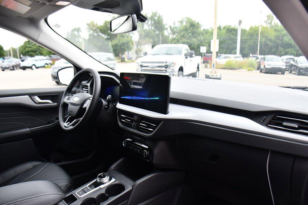 new 2025 Ford Escape PHEV car, priced at $35,407