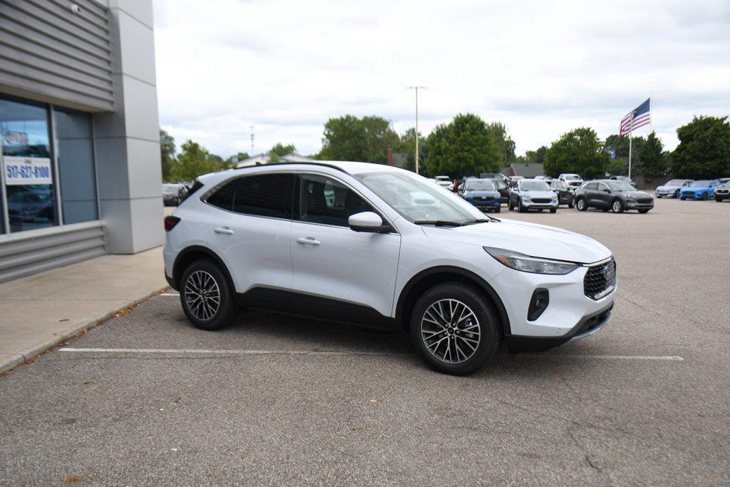 new 2025 Ford Escape PHEV car, priced at $35,407