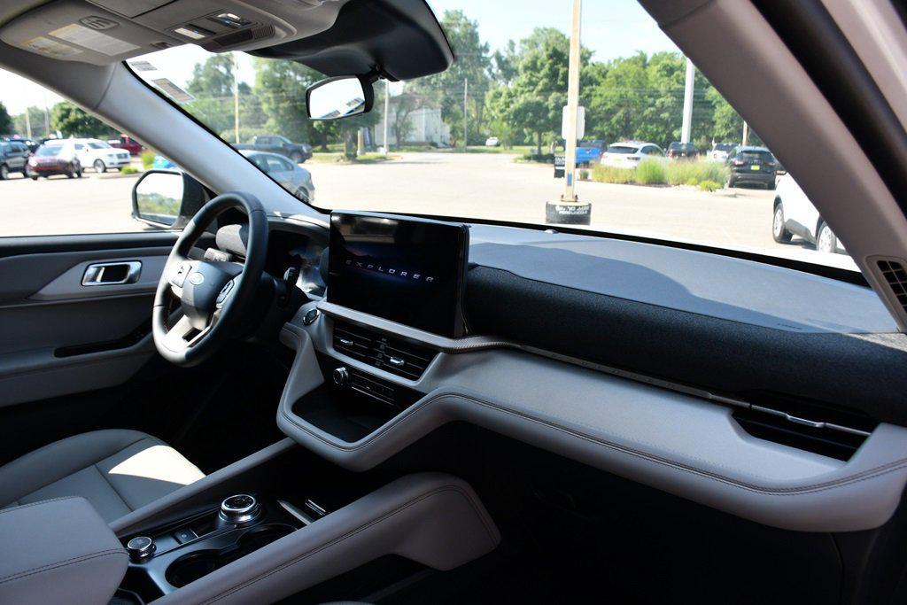new 2025 Ford Explorer car, priced at $44,345