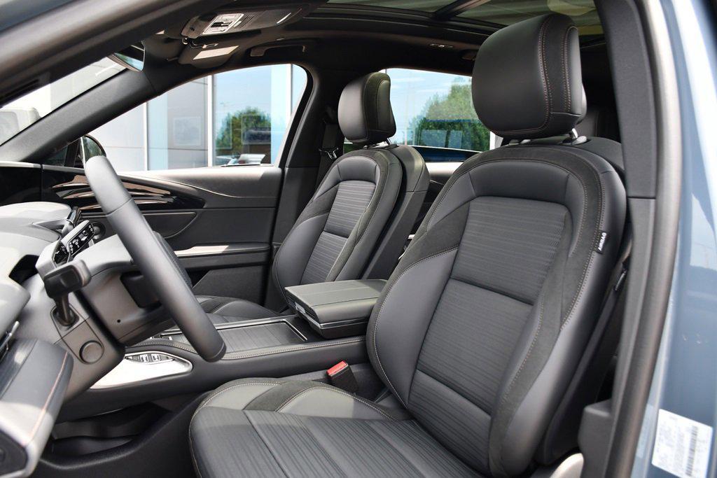 new 2025 Lincoln Nautilus car, priced at $63,673