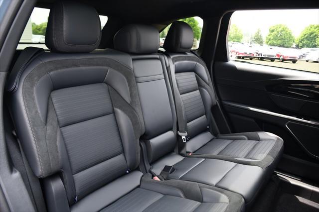 new 2025 Lincoln Nautilus car, priced at $63,673