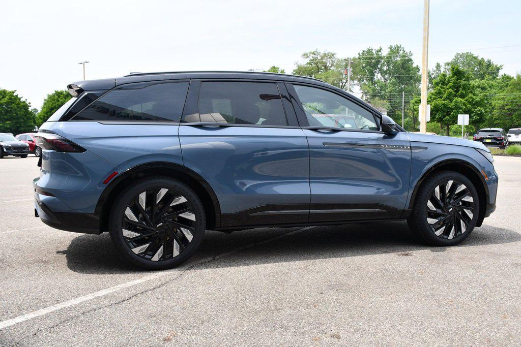 new 2025 Lincoln Nautilus car, priced at $63,673