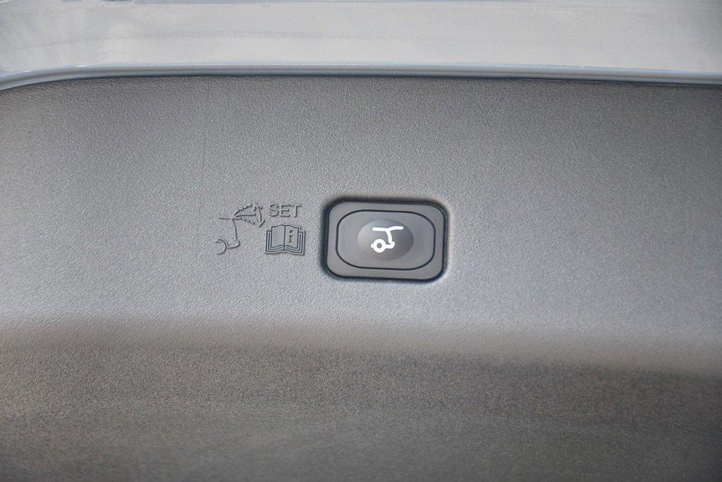 new 2025 Lincoln Nautilus car, priced at $63,673