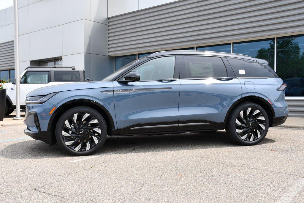 new 2025 Lincoln Nautilus car, priced at $63,673