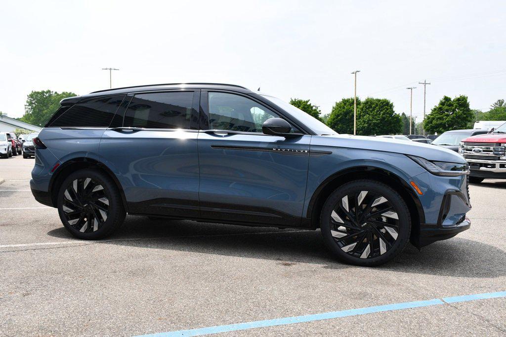 new 2025 Lincoln Nautilus car, priced at $63,673