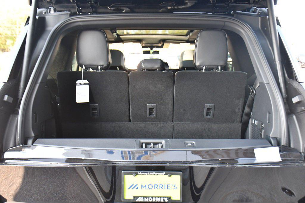 new 2025 Lincoln Navigator car, priced at $97,018