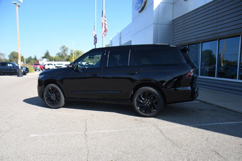 new 2025 Lincoln Navigator car, priced at $97,018