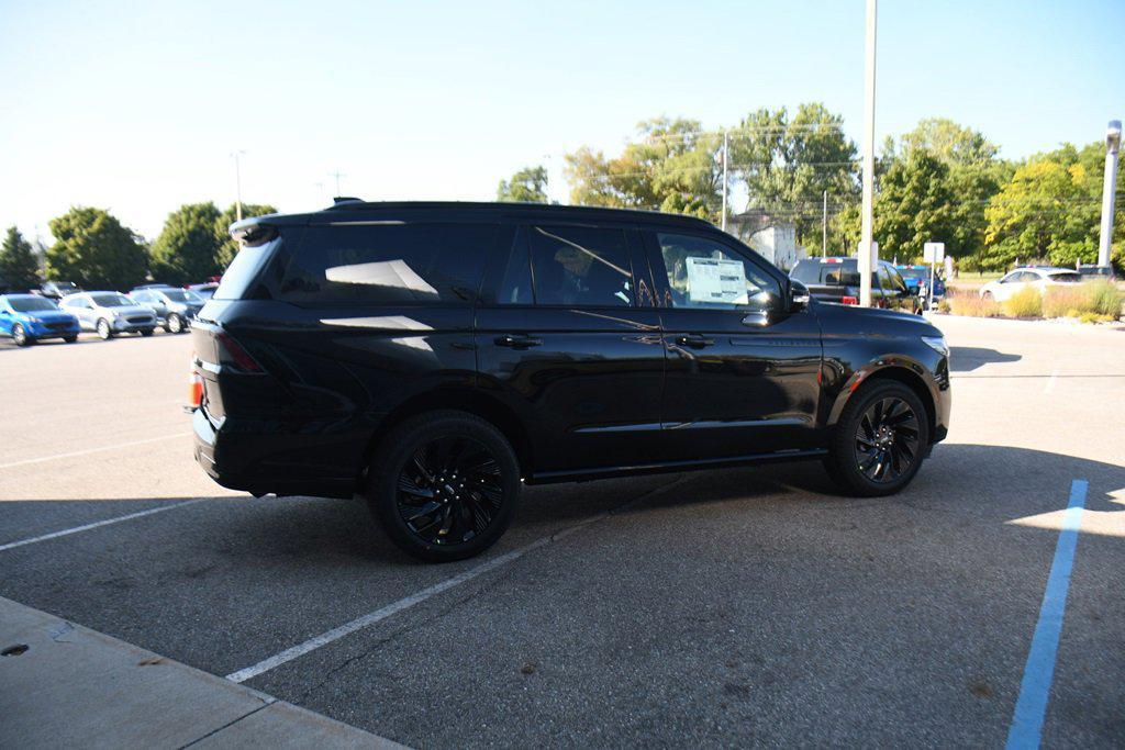 new 2025 Lincoln Navigator car, priced at $97,018