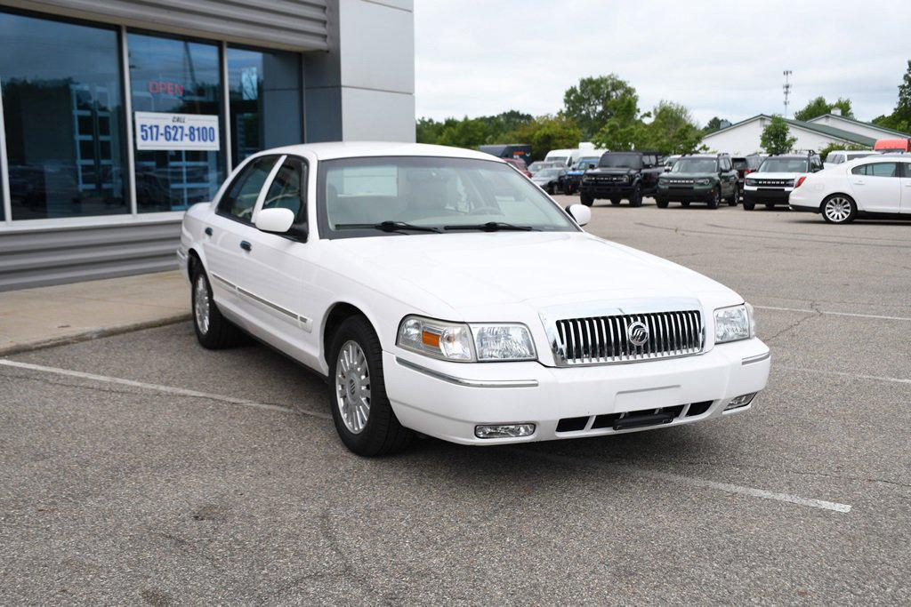 used 2006 Mercury Grand Marquis car, priced at $6,995