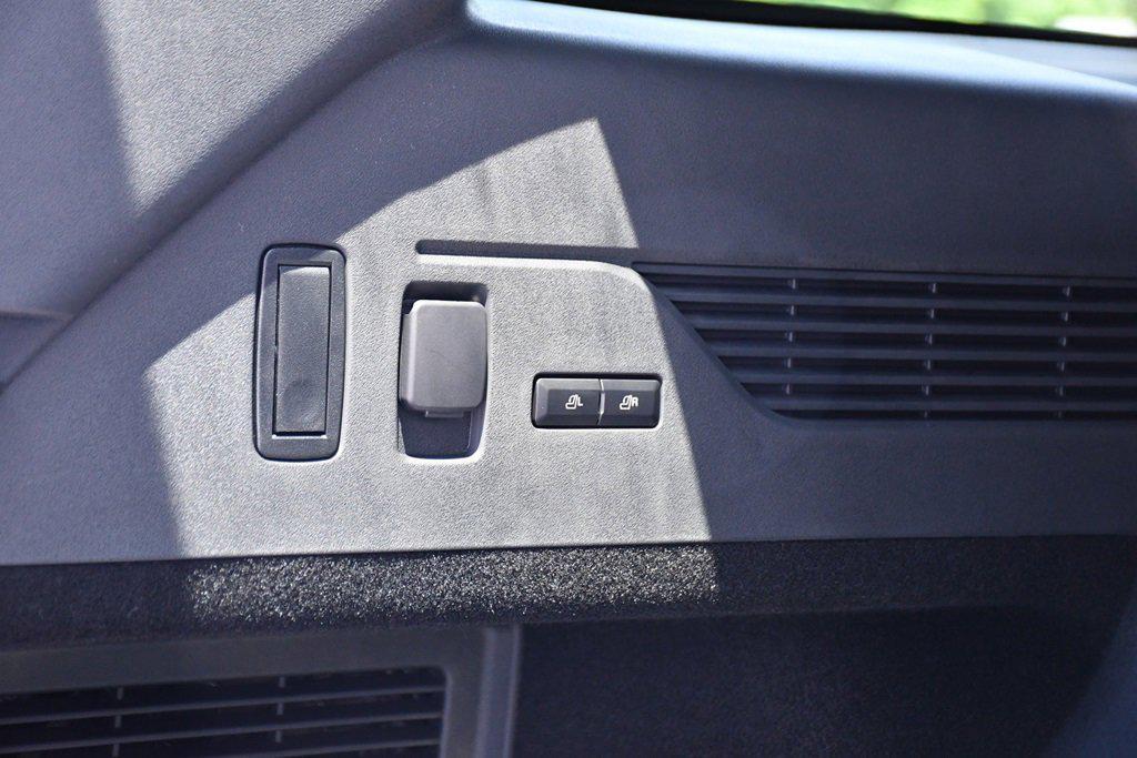 used 2025 Lincoln Nautilus car, priced at $66,145