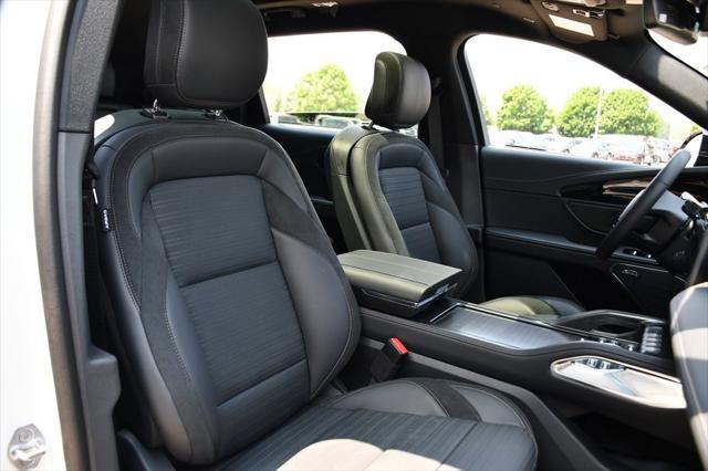 new 2025 Lincoln Nautilus car, priced at $61,893