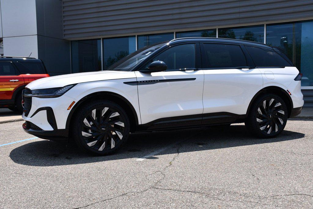 used 2025 Lincoln Nautilus car, priced at $66,145