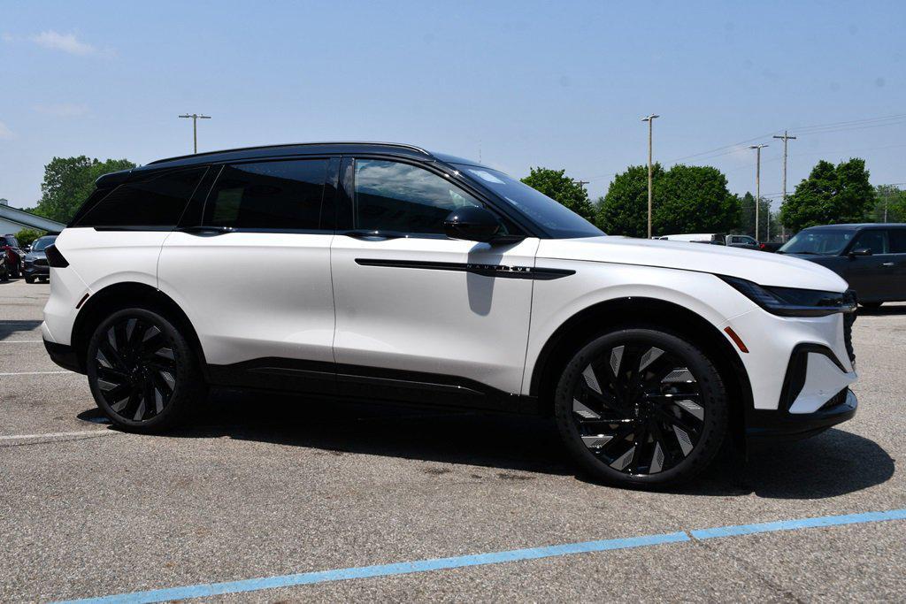 used 2025 Lincoln Nautilus car, priced at $66,145