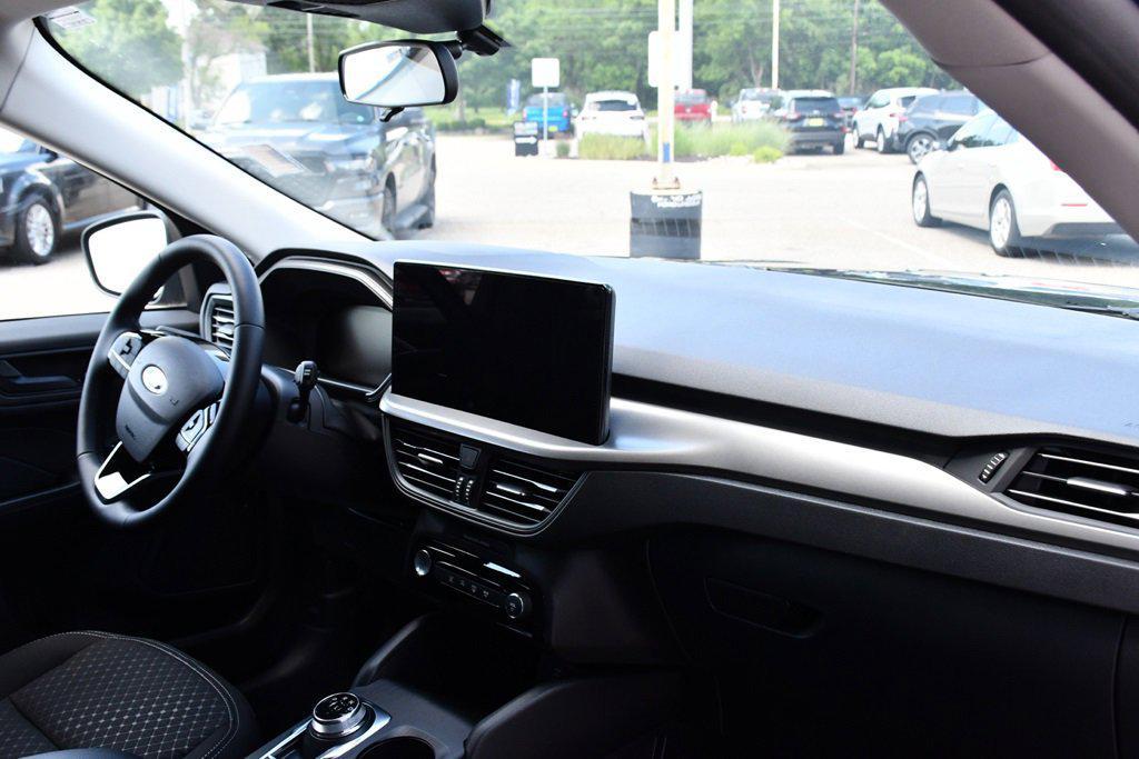 new 2025 Ford Escape car, priced at $30,127