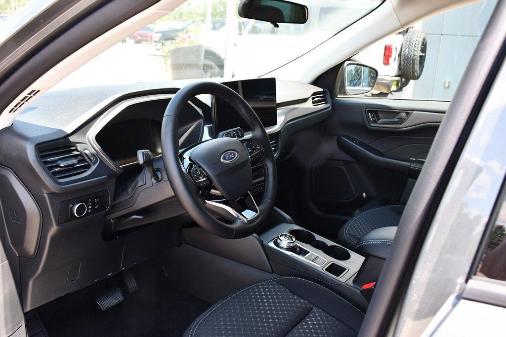 new 2025 Ford Escape car, priced at $30,127