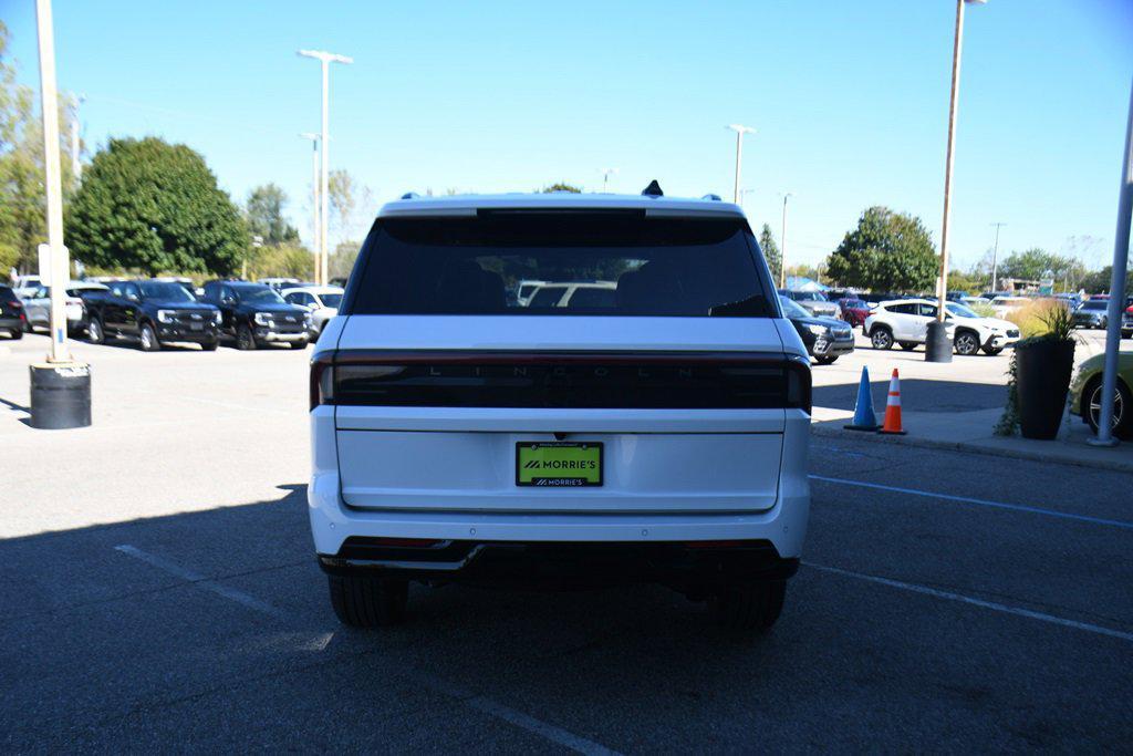 new 2025 Lincoln Navigator car, priced at $97,748