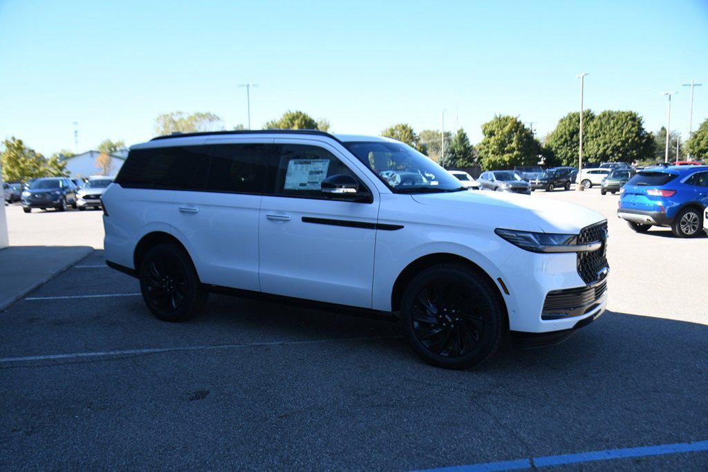 new 2025 Lincoln Navigator car, priced at $97,748