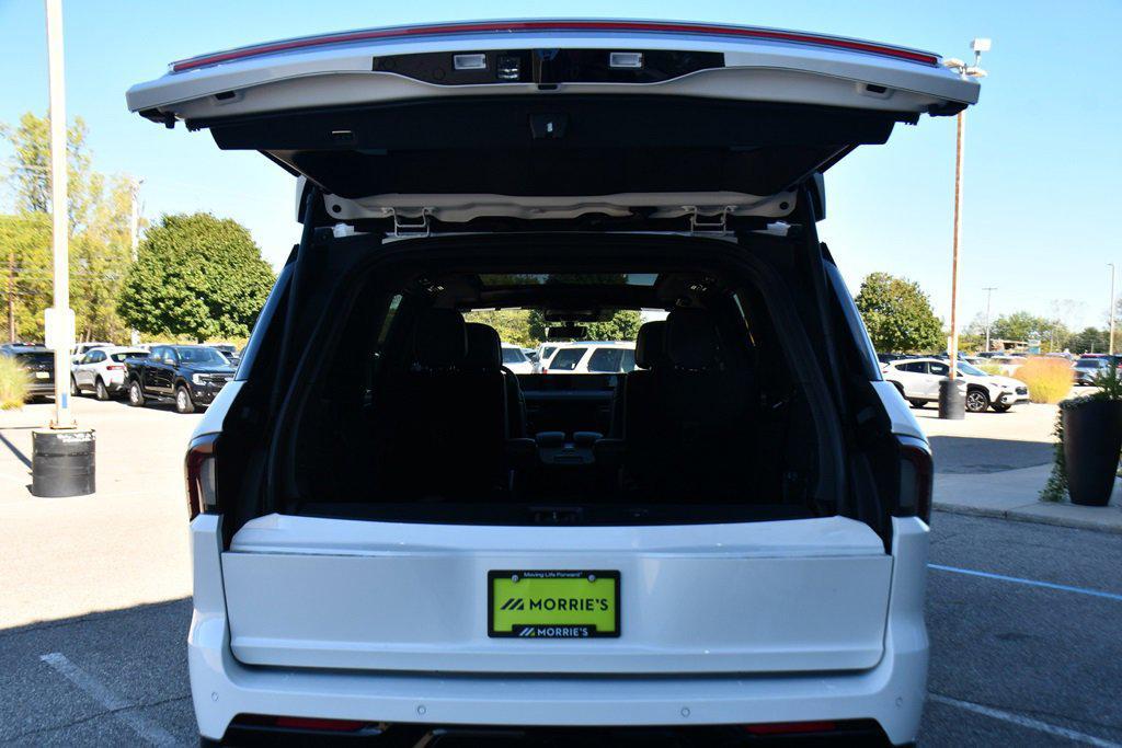 new 2025 Lincoln Navigator car, priced at $97,748