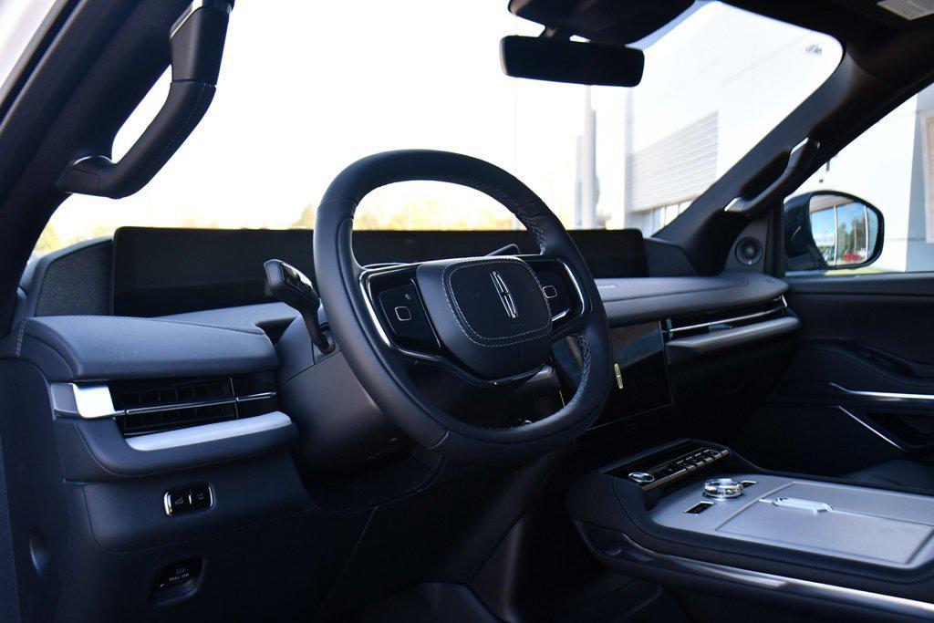 new 2025 Lincoln Navigator car, priced at $97,748
