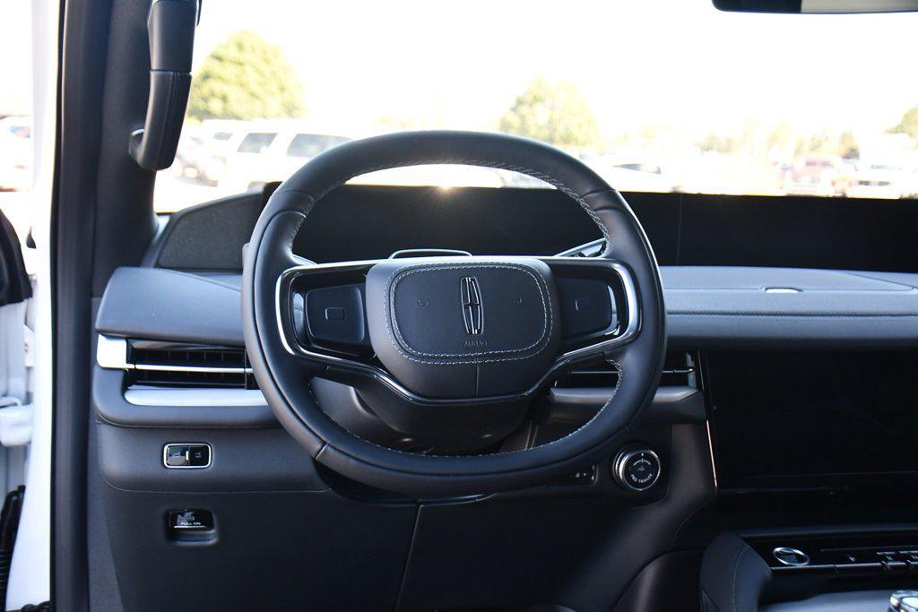 new 2025 Lincoln Navigator car, priced at $97,748