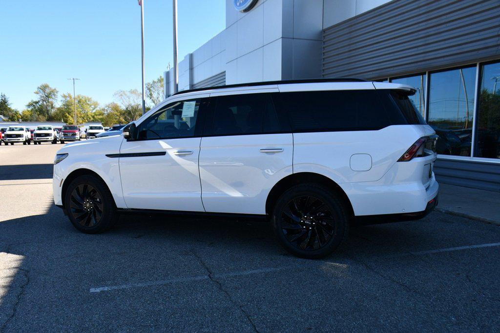 new 2025 Lincoln Navigator car, priced at $97,748