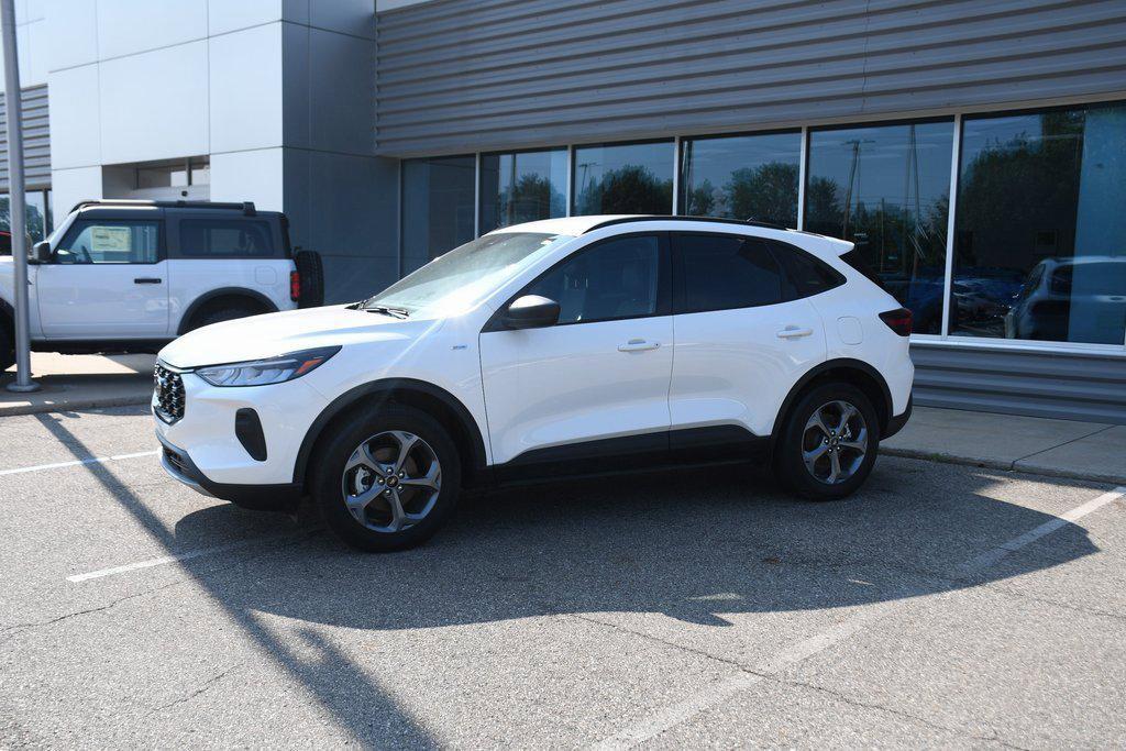 used 2025 Ford Escape car, priced at $30,565