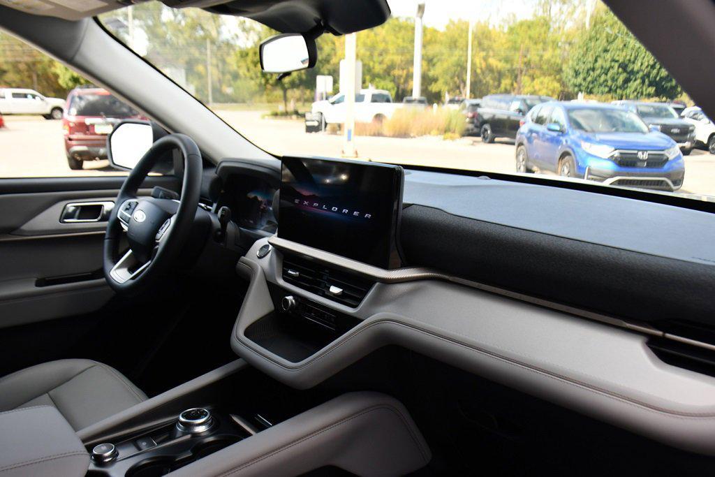 new 2025 Ford Explorer car, priced at $44,247