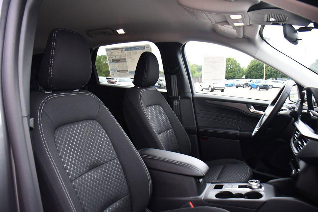new 2025 Ford Escape car, priced at $29,800