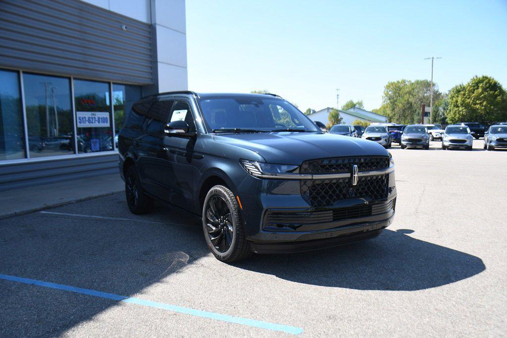 new 2025 Lincoln Navigator car, priced at $97,748
