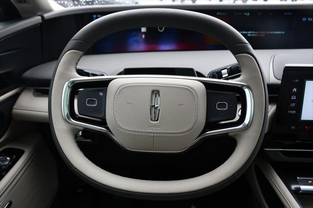 new 2025 Lincoln Nautilus car, priced at $58,204