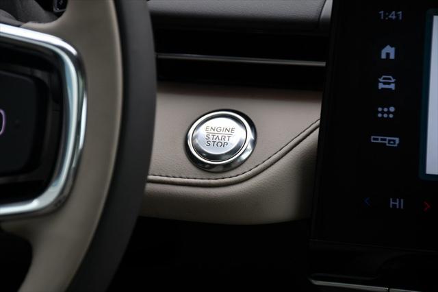 new 2025 Lincoln Nautilus car, priced at $58,204