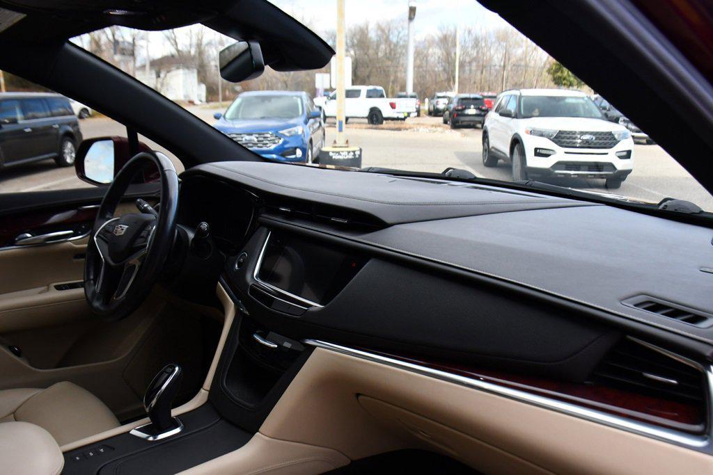 used 2018 Cadillac XT5 car, priced at $17,995