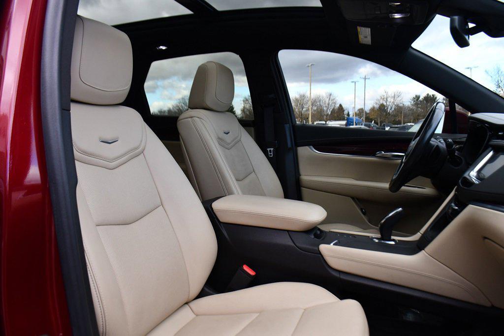 used 2018 Cadillac XT5 car, priced at $17,995