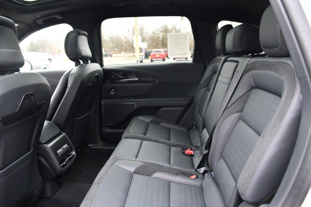 new 2025 Lincoln Nautilus car, priced at $63,576