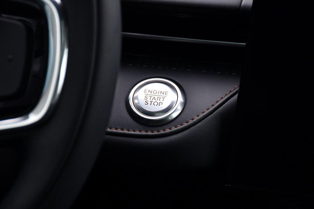 new 2025 Lincoln Nautilus car, priced at $63,576