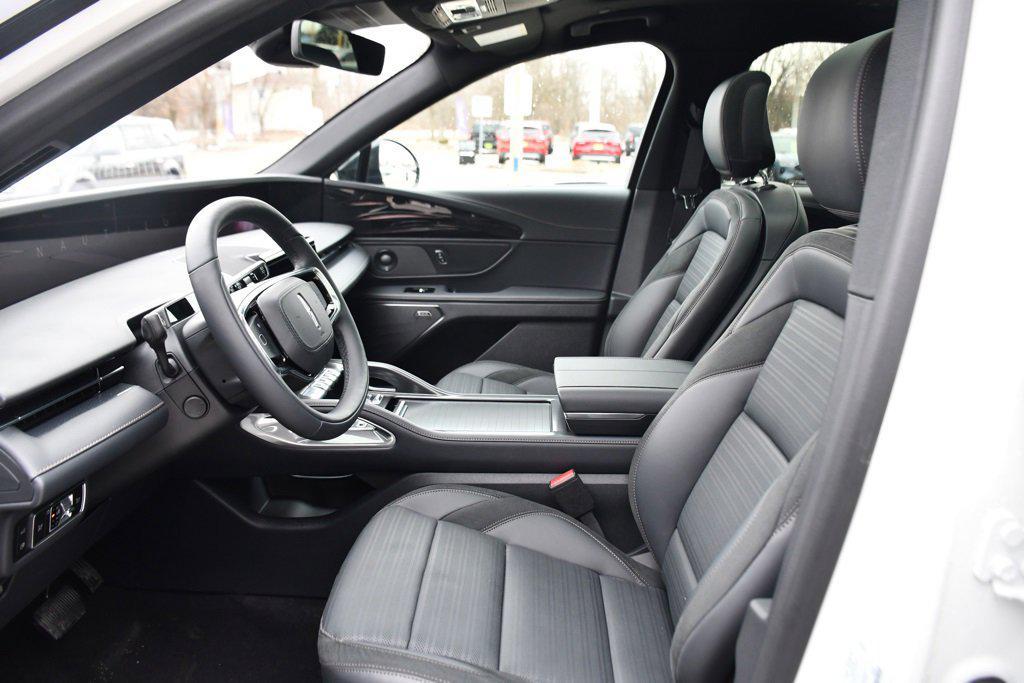 new 2025 Lincoln Nautilus car, priced at $63,576