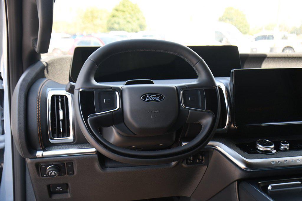 new 2025 Ford Expedition car, priced at $79,469