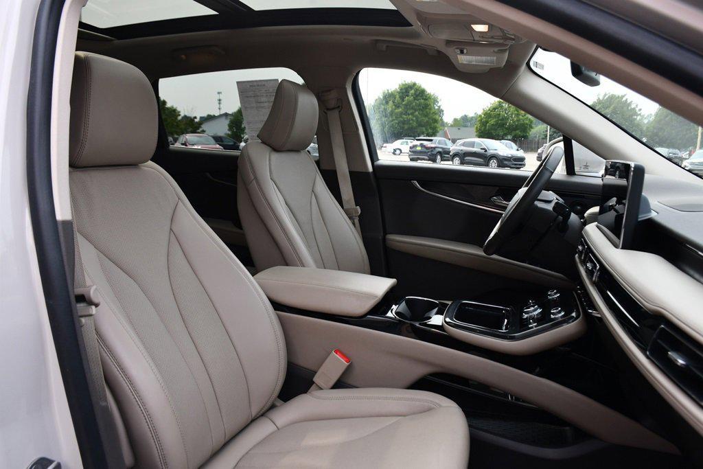 used 2023 Lincoln Nautilus car, priced at $42,995