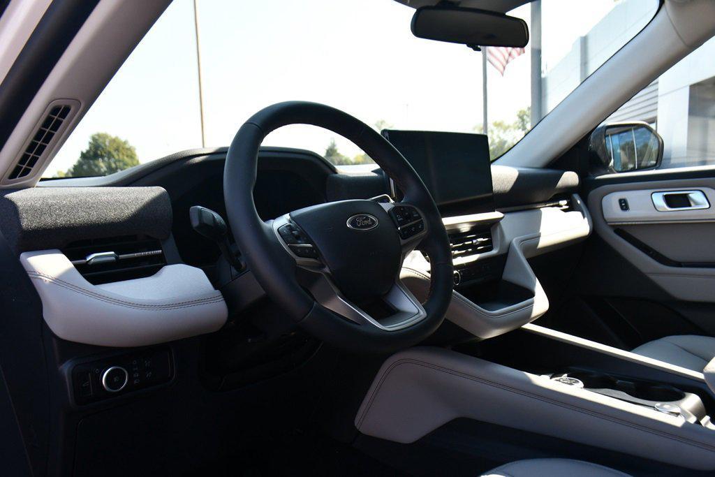 new 2025 Ford Explorer car, priced at $44,960