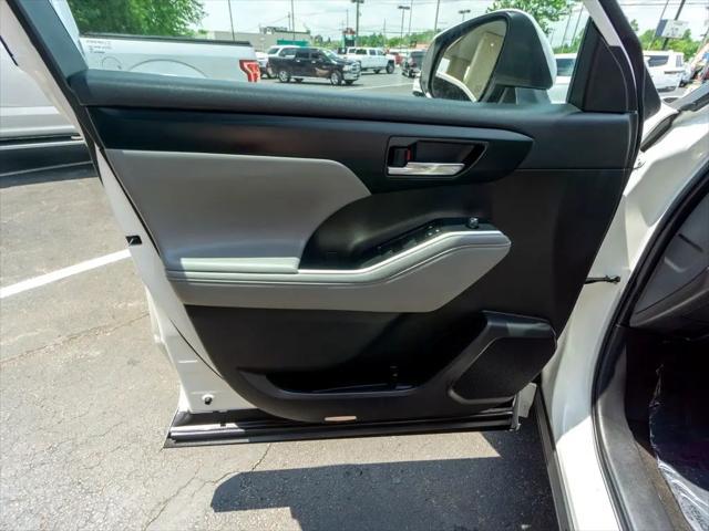 used 2023 Toyota Highlander car, priced at $40,744