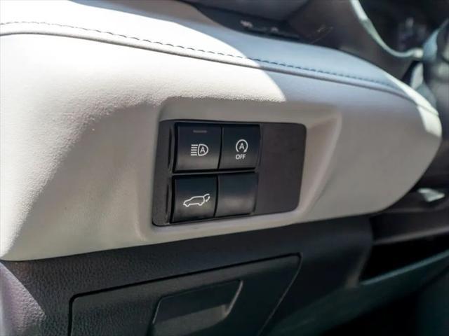 used 2023 Toyota Highlander car, priced at $40,744