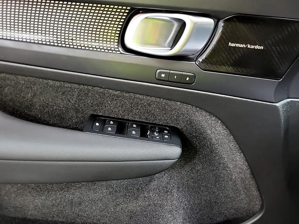 used 2022 Volvo XC40 car, priced at $36,844