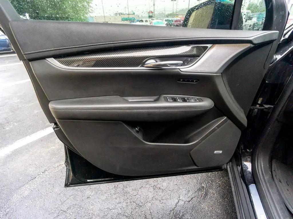 used 2021 Cadillac XT6 car, priced at $35,844