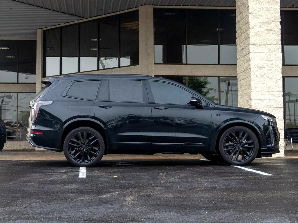 used 2021 Cadillac XT6 car, priced at $35,844