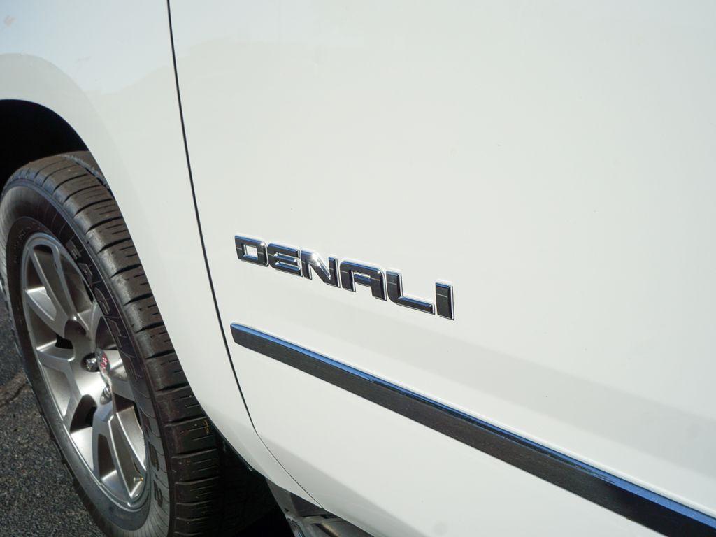 used 2017 GMC Yukon car, priced at $29,944