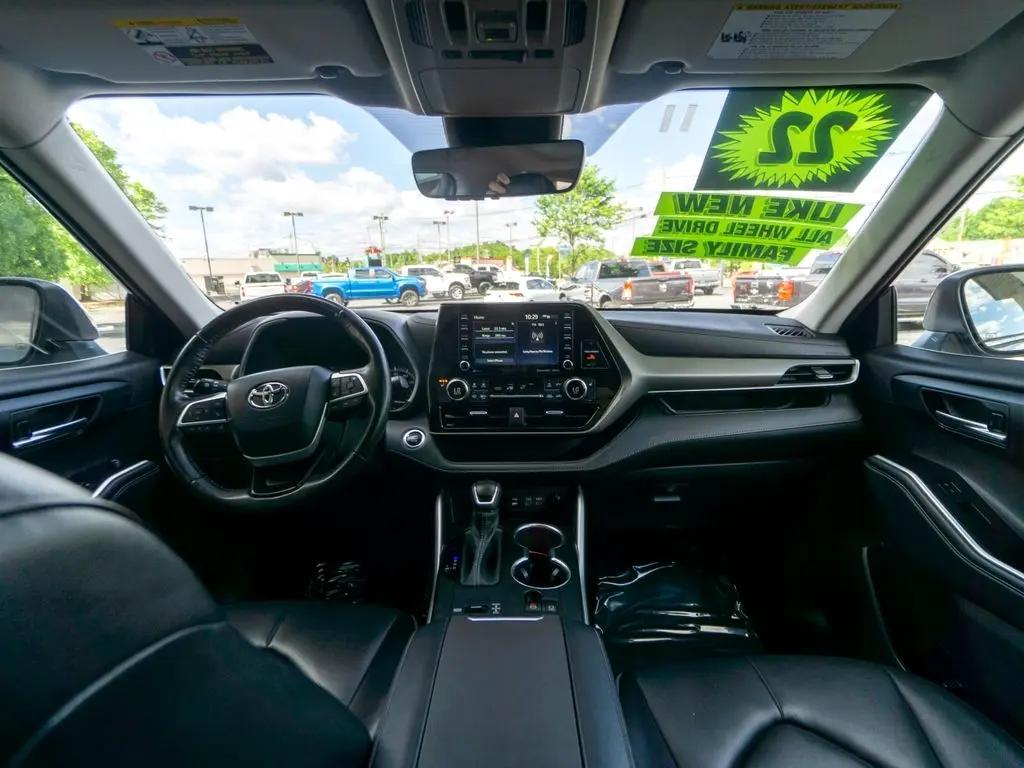 used 2022 Toyota Highlander car, priced at $33,144