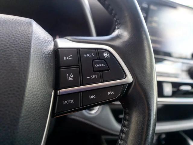 used 2022 Toyota Highlander car, priced at $36,644