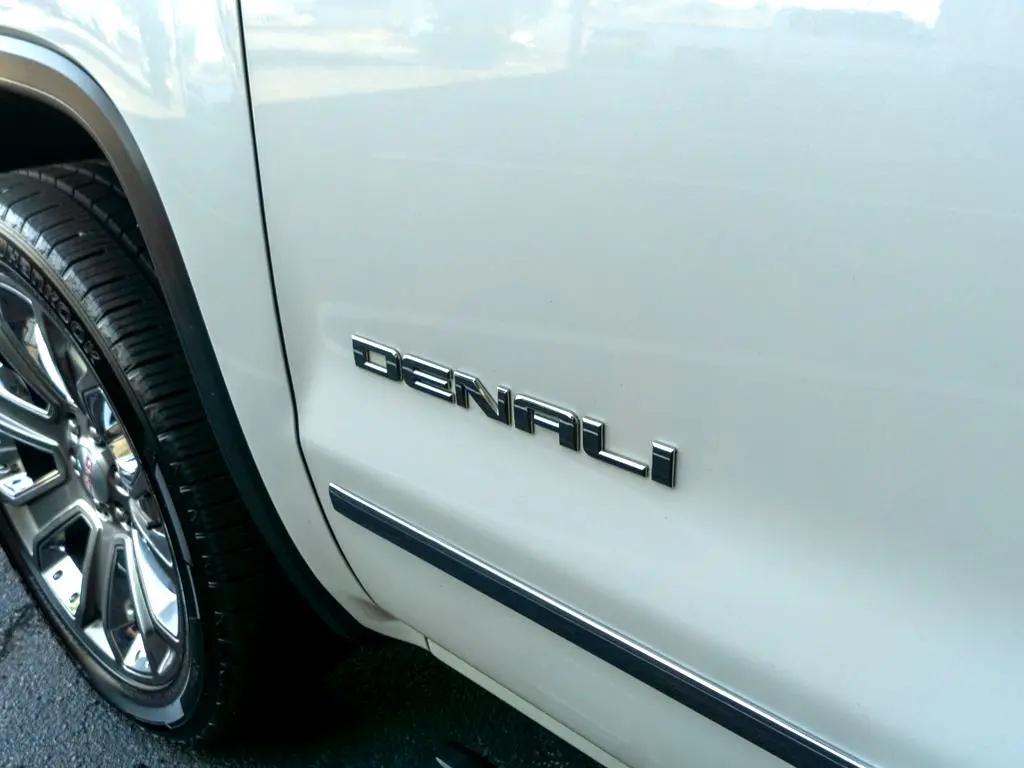 used 2018 GMC Sierra 1500 car, priced at $32,444